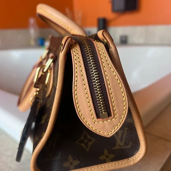 SOLD Louis Vuitton Popincourt Monogram Top Handle Handbag - Picture 4 of 15